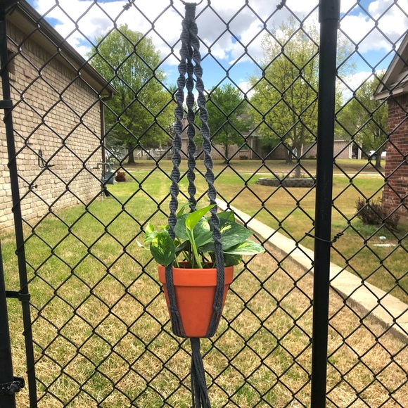 Large macrame plant hanger - Picture 1 of 8